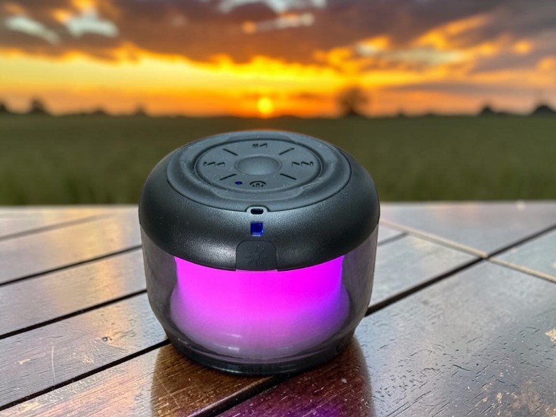 PARLANTE BLUETOOTH CON LUZ 7,9 CM